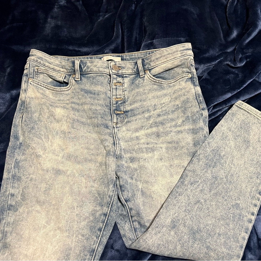 Lauren Conrad 18 stonewash jeans